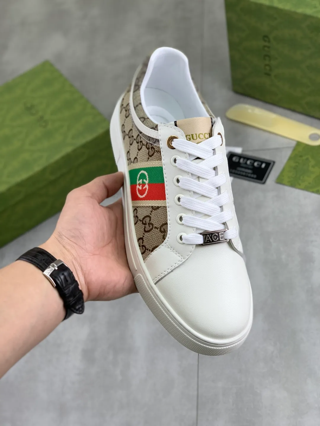 Men's Men's Shoes P420 💰[New Style] 🆘 The latest model from Gucci's official website🎁Classic casual and fashionable men's shoes👟Hot style💥Simple and elegant style, exclusive for trendy men. Unique latest brand elements from the official website👑Gucci original decoration, fashionable and generous, made of original soft calfskin fabric➕Comfortable soft sheepskin lining ✅The official website specifies wear-resistant rubber outsole_full of elasticity, classic model taken in real life🎬Color: 2️⃣colors available😍Number: 38-44